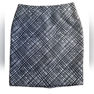 Kasper Black and White Skirt Size 10 Petite NWOT
